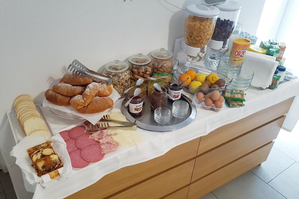 Jedlo v ubytovaní bed & breakfast alebo blízkom okolí