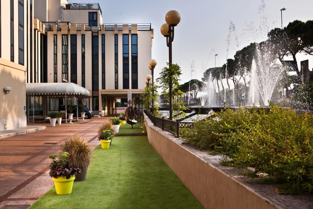 Zahrada ubytování Hotel Leon d'Oro