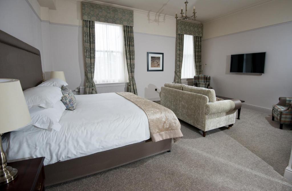 Macdonald Old England Hotel & Spa - Deluxe Family Room