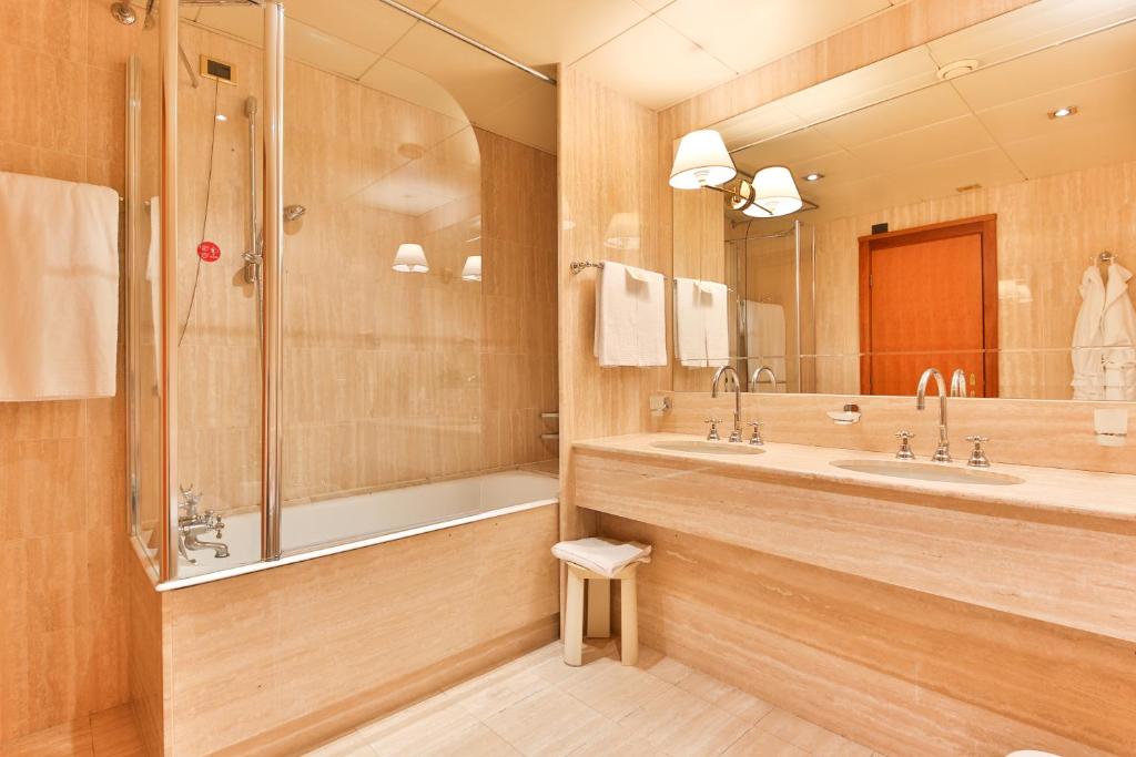 Koupelna v ubytování Hotel Leon d'Oro