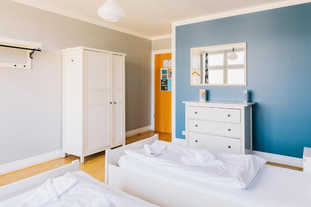St Christopher's Inn Berlin - Alexanderplatz - Twin Room Apartment With Shared Bathroom