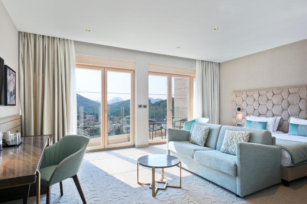 Hotel AMI Budva Petrovac - Junior Suite (2 Adults + 2 Children)