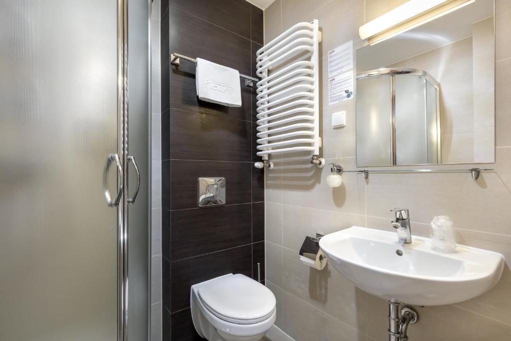 Łazienka w obiekcie Hotel Picaro Żarska Wieś Południe A4 kierunek Polska