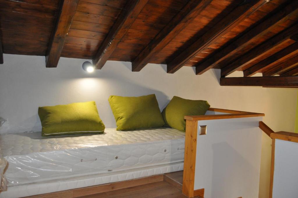 Posteľ alebo postele v izbe v ubytovaní Apostolia's big house Bed and view
