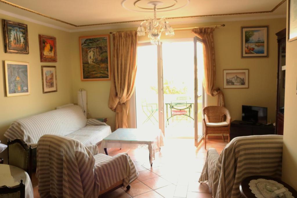 Postel nebo postele na pokoji v ubytování Mon Repos Two Floor Apartment