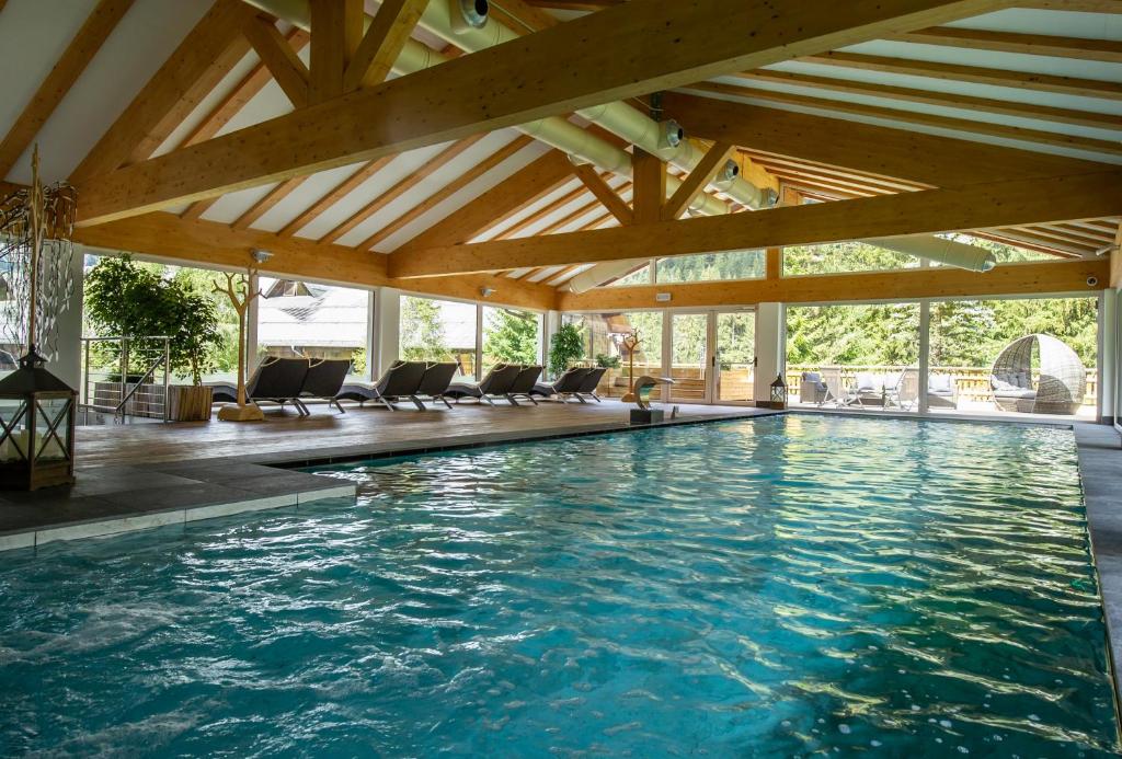 Bazén v ubytování Hotel Cirelle Suite & Spa nebo v jeho okolí