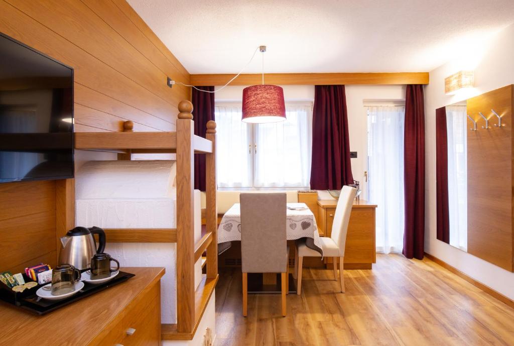 Kuchyň nebo kuchyňský kout v ubytování Hotel Cirelle Suite & Spa