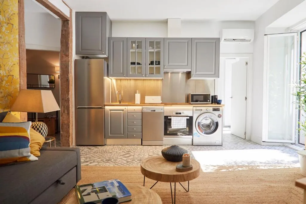 LEEWAYS APARTMENT in FE, Madrid, Spania