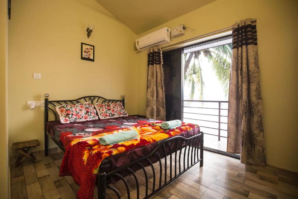 Casa DCM and Esmeralda - Villa's and Lake view Rooms in Bambolim with Swimming Pool acces - Villa Con Una Camera Da Letto