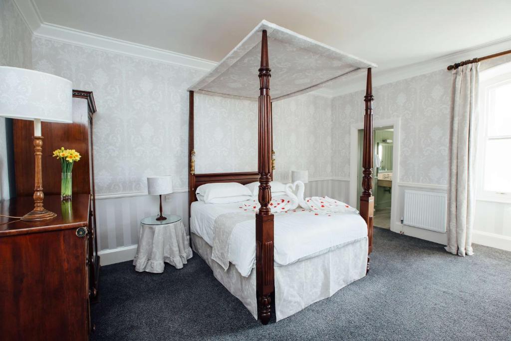 Duke Of Cornwall Hotel - 
