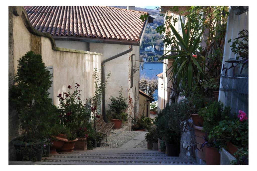Vonkajšia záhrada v ubytovaní Isola Bella Apartments - Via Villa 9