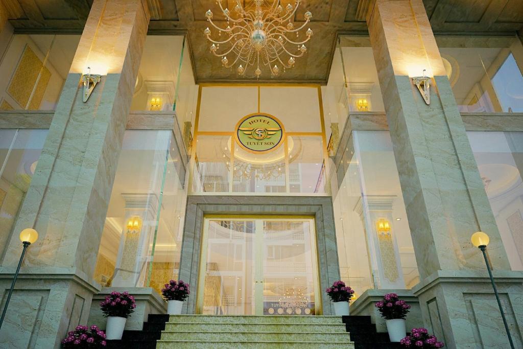 Majutusasutuse Tuyet Son Hotel (TS Ocean Hotel) fassaad või sissepääs