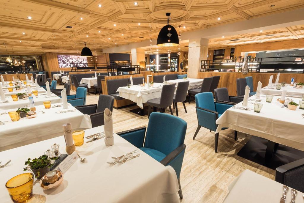 Een restaurant of ander eetgelegenheid bij Hotel Post am See