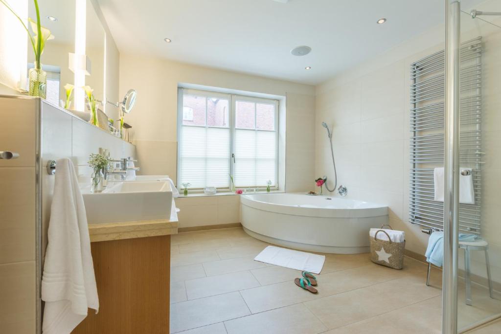 Tides Boutique Hotel - Junior Suite