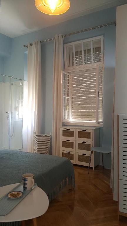 Postel nebo postele na pokoji v ubytování Room next to Porto Montenegro