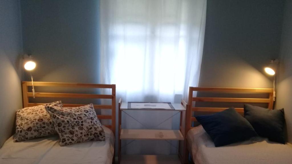 Postel nebo postele na pokoji v ubytování Room next to Porto Montenegro