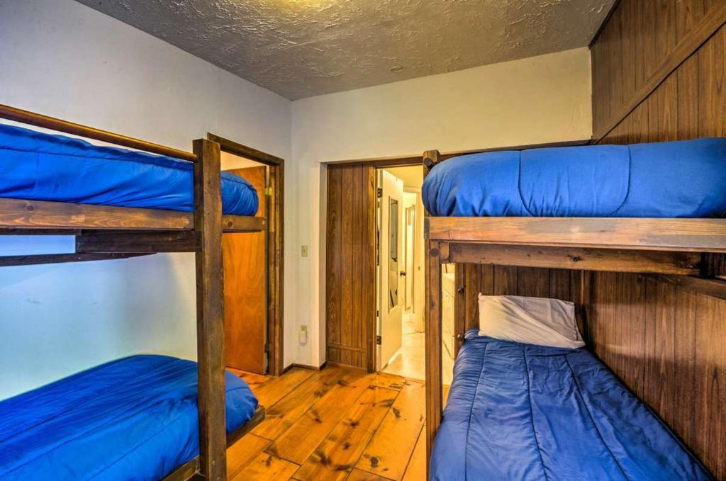 Voodi või voodid majutusasutuse Nantahala Cabins toas