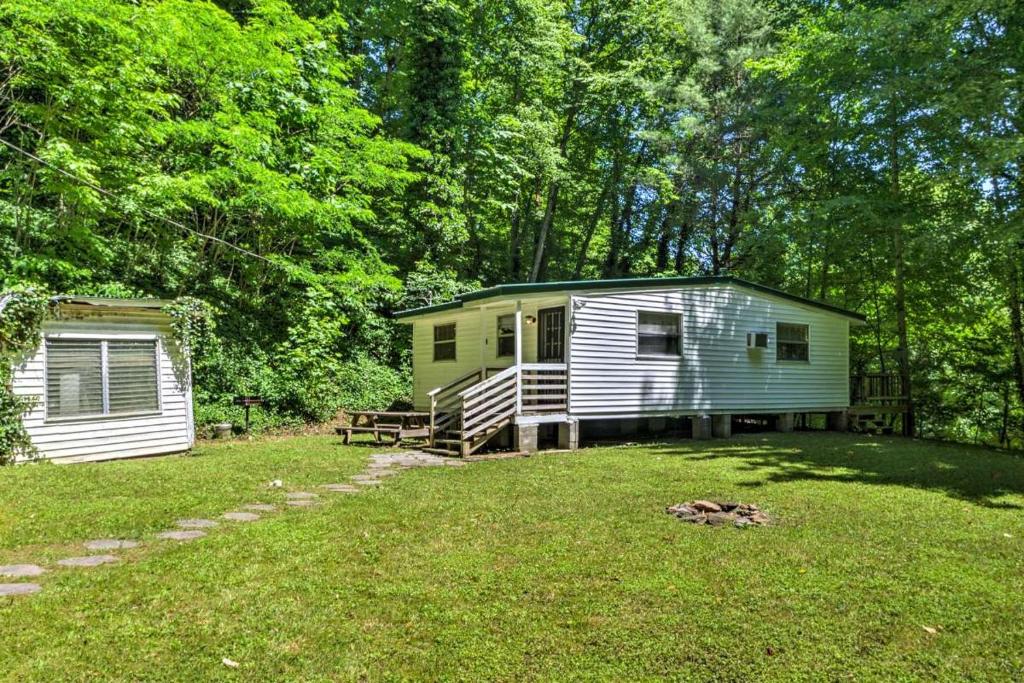 Aed väljaspool majutusasutust Nantahala Cabins