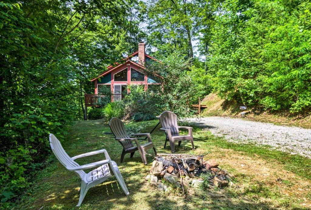 Aed väljaspool majutusasutust Nantahala Cabins