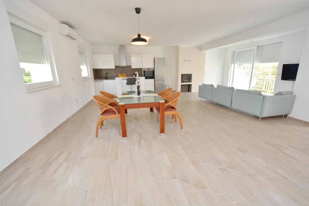 Kuchyňa alebo kuchynka v ubytovaní Apartment Pan
