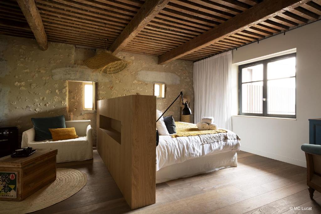 Postel nebo postele na pokoji v ubytování Le 19-21 - Un amour d'hotel