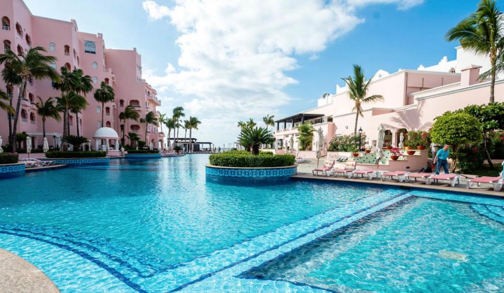 Suites at Pueblo Bonito Rose' and Spa Cabo San Lucas