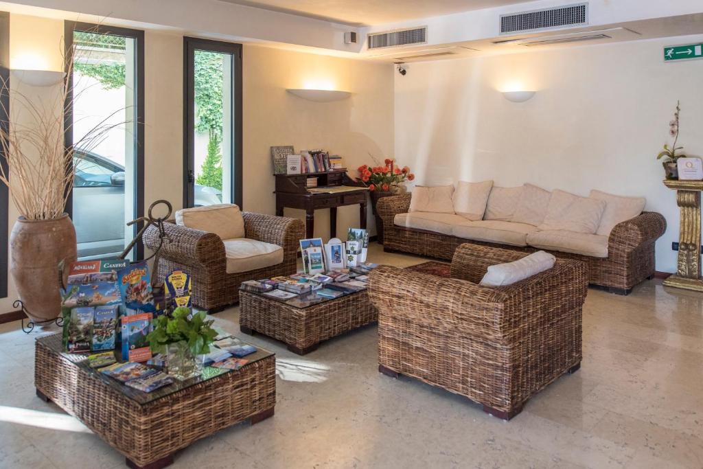 Posezení v ubytování Admiral Hotel Villa Erme