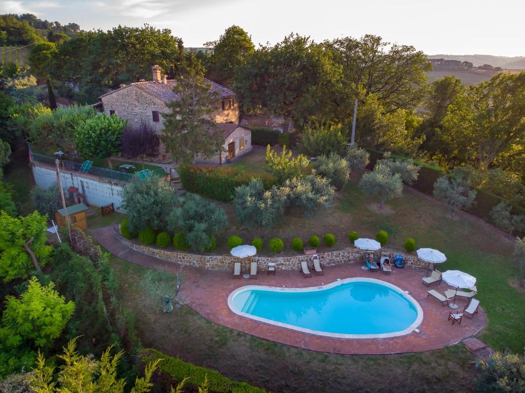 an aerial view of a backyard with a swimming pool at Agriturismo Podere Fucile in Montepulciano