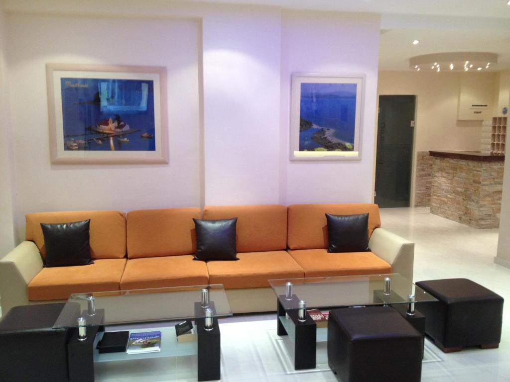 A seating area at Hotel Penelope