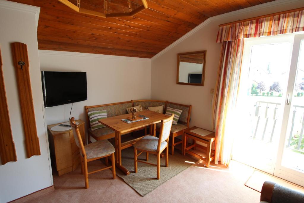 TV a/nebo společenská místnost v ubytování Haus Wolfgang