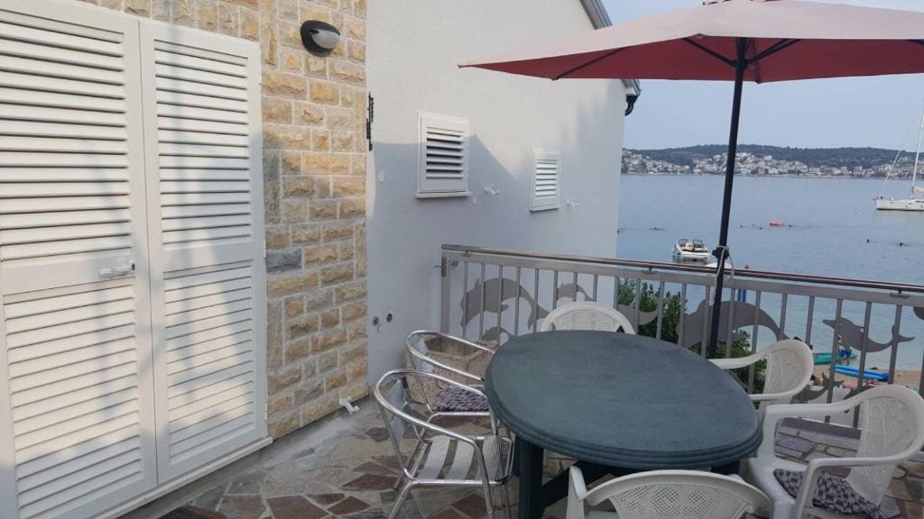 Balkón alebo terasa v ubytovaní Apartments Delfin