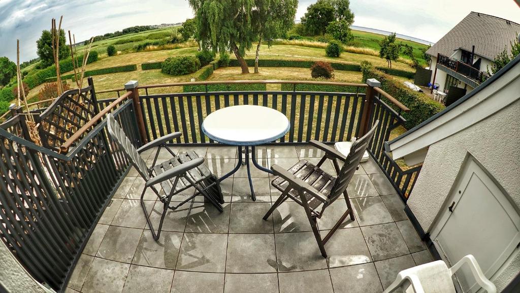 Balkón nebo terasa v ubytování Ferienwohnung Boddenblick