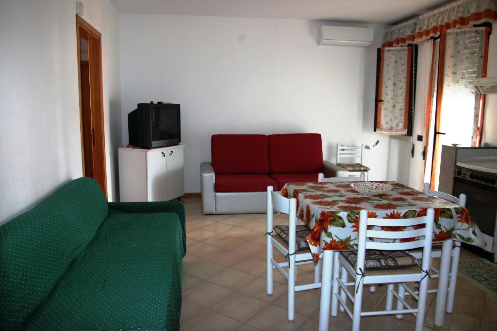 A seating area at Edificio Cannizzo