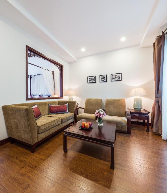 Suite có giường cỡ King với ban công