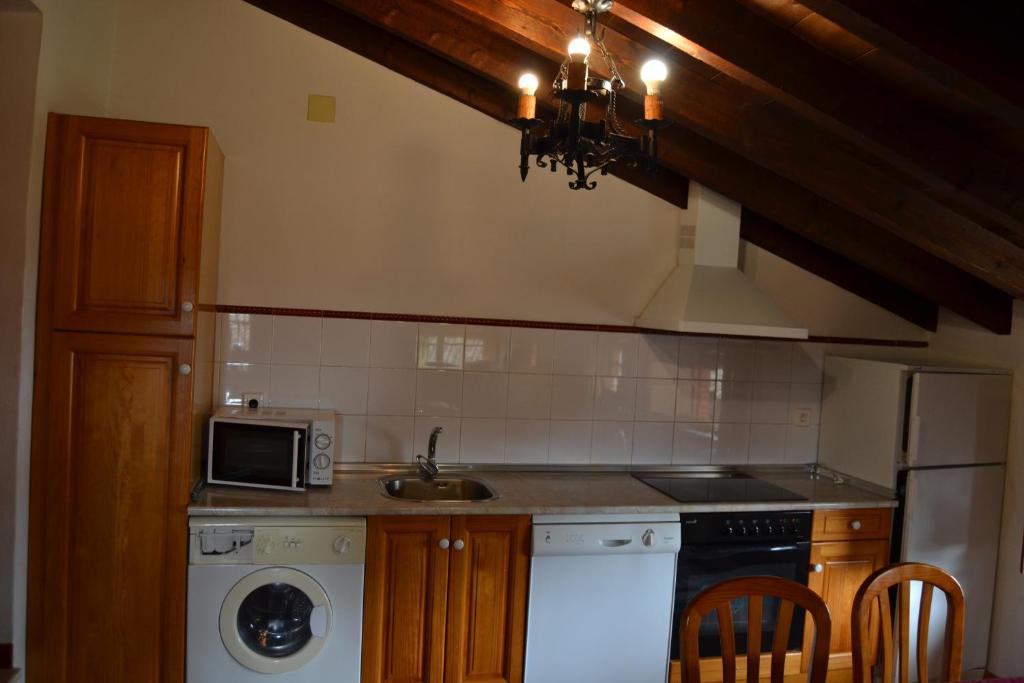 A kitchen or kitchenette at Amanecer en Campos