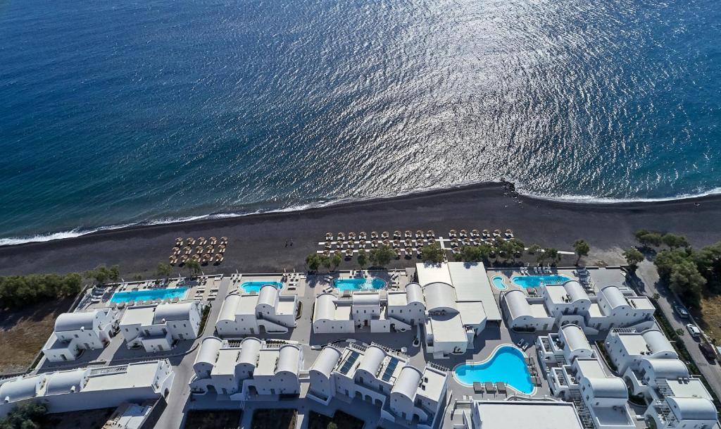 Άποψη από ψηλά του Costa Grand Resort & Spa