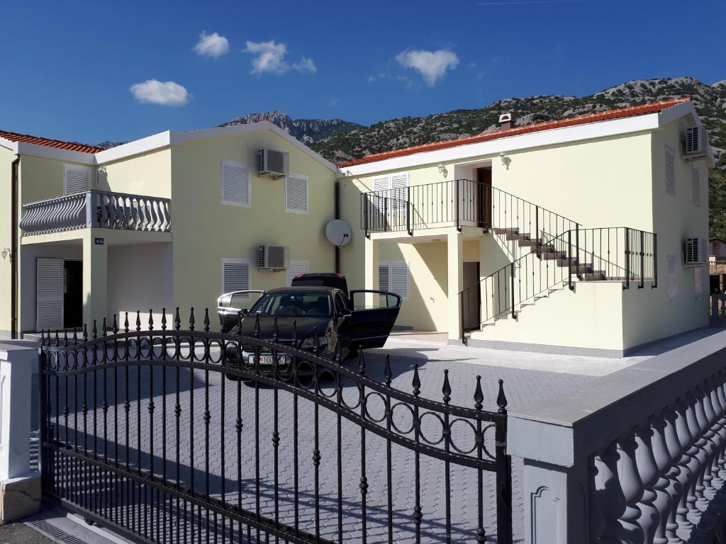 Budova, kde se apartmán nachází
