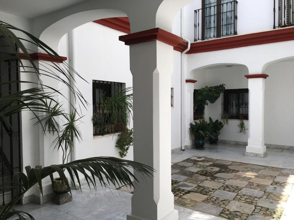 Zdjęcie z galerii obiektu Teodosio Apartment FREE PARKING & CENTRAL AC w Sewilli