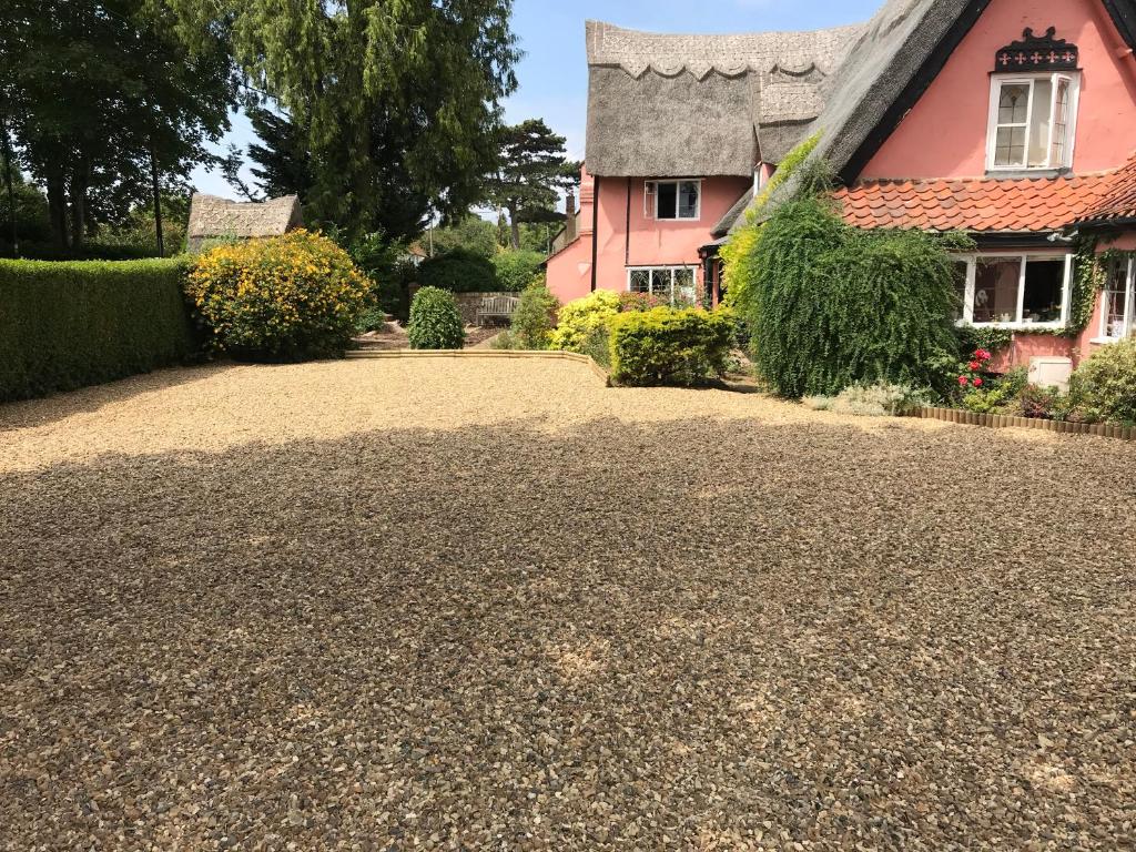 The building where the homestay is located 