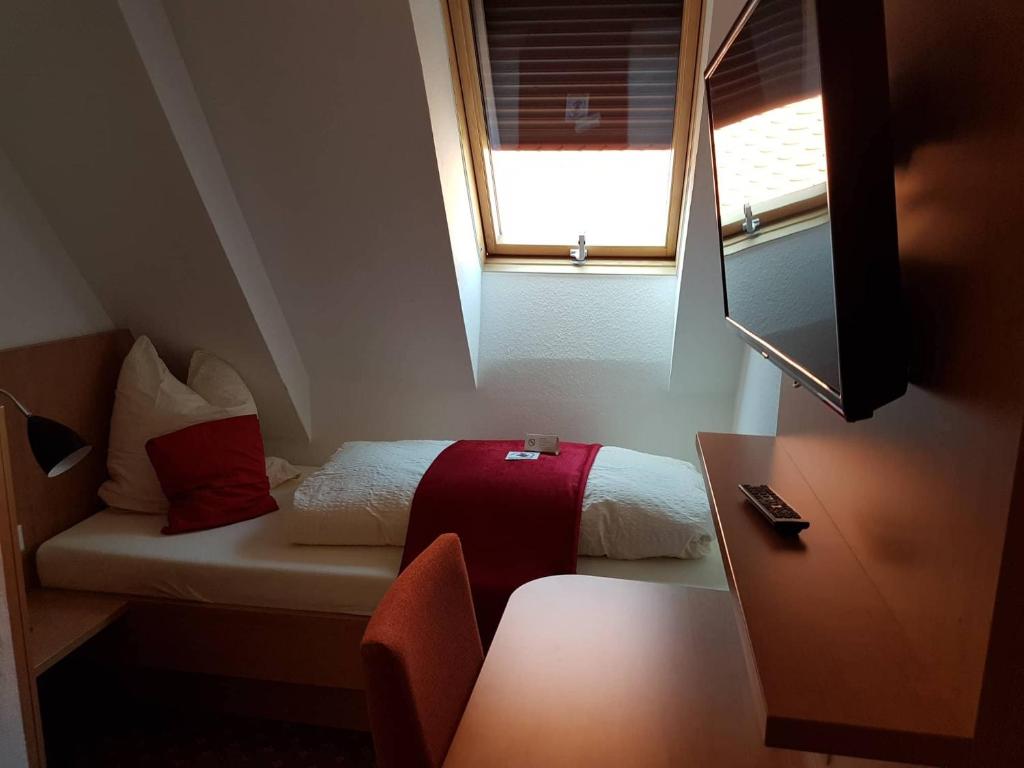 Hotel Traube - Small Single Room