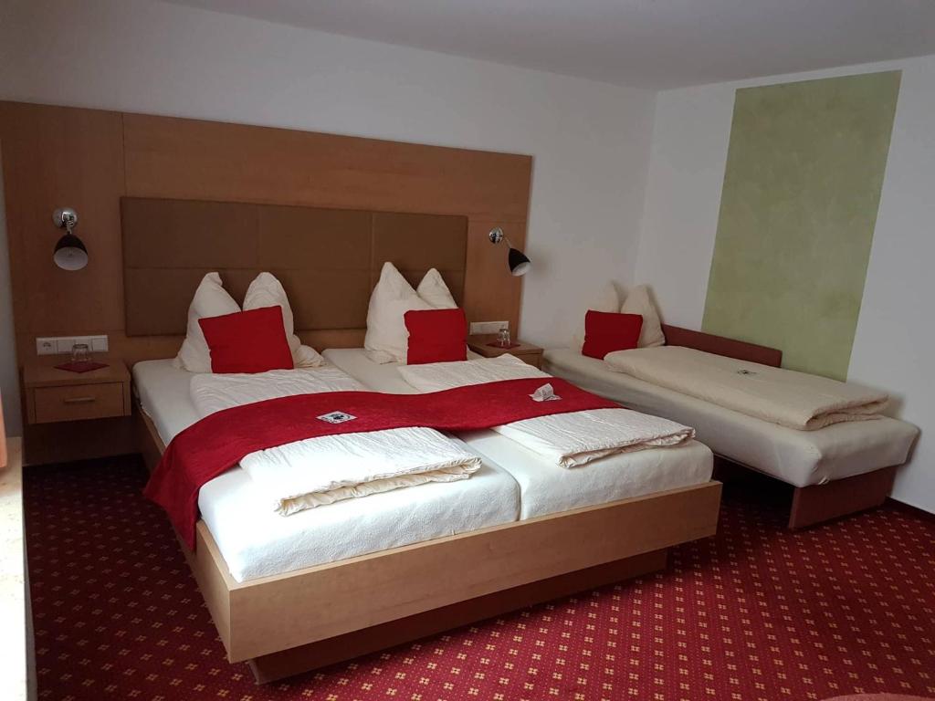 Hotel Traube - Large Double Room