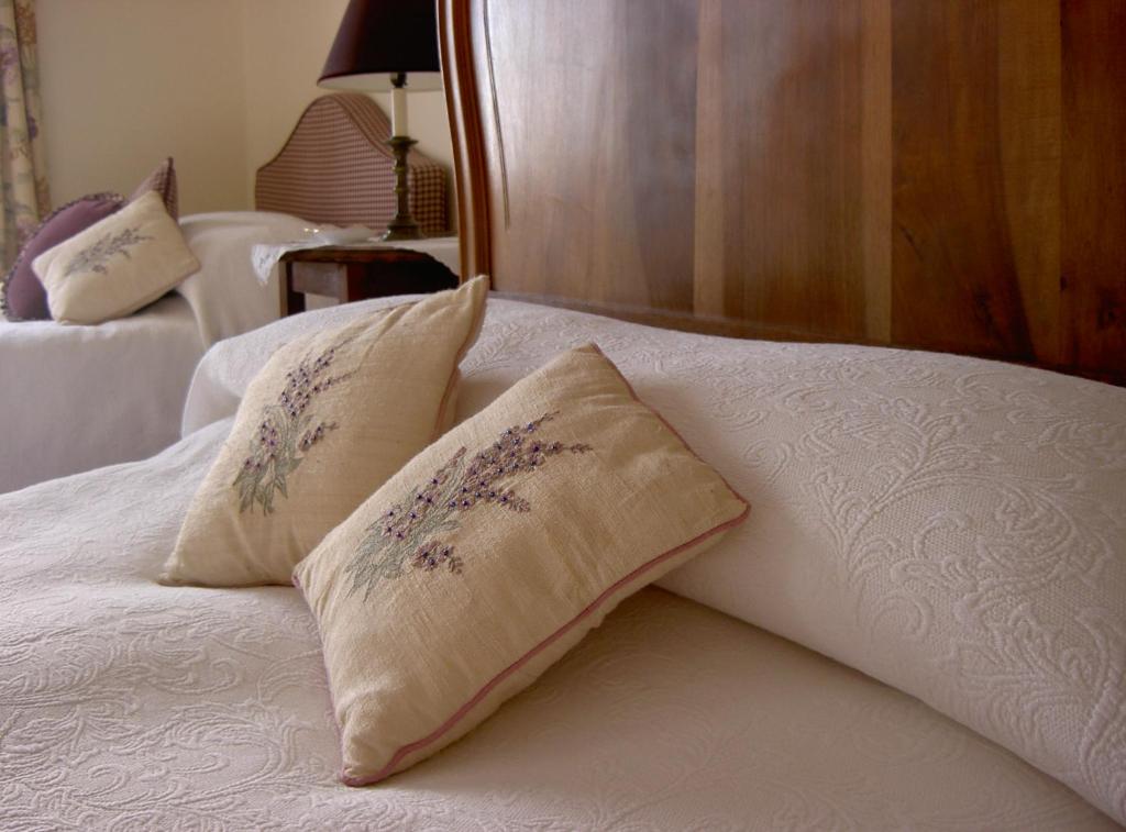 Lower Tresmorn Farmhouse - Comfort Triple Room Con Ducha