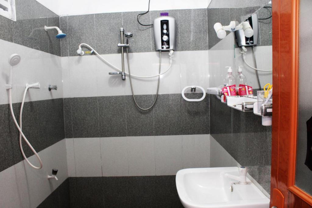 Koupelna v ubytování Asiri HomeStay