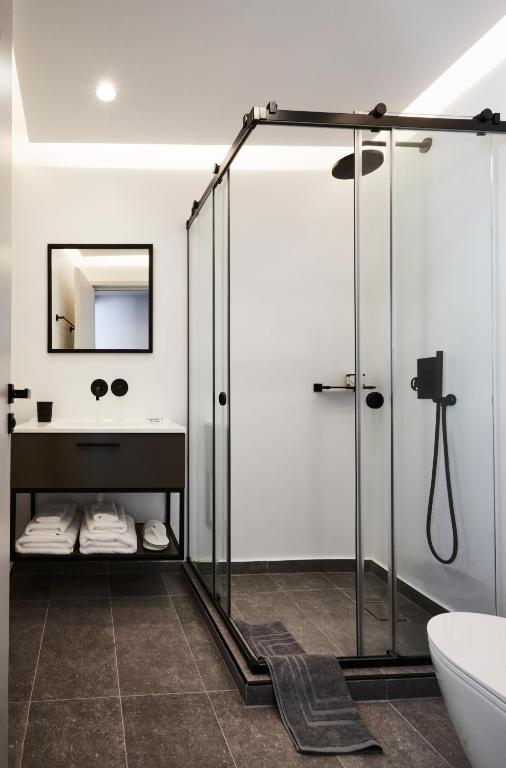 The Artist Athens - Resim 28