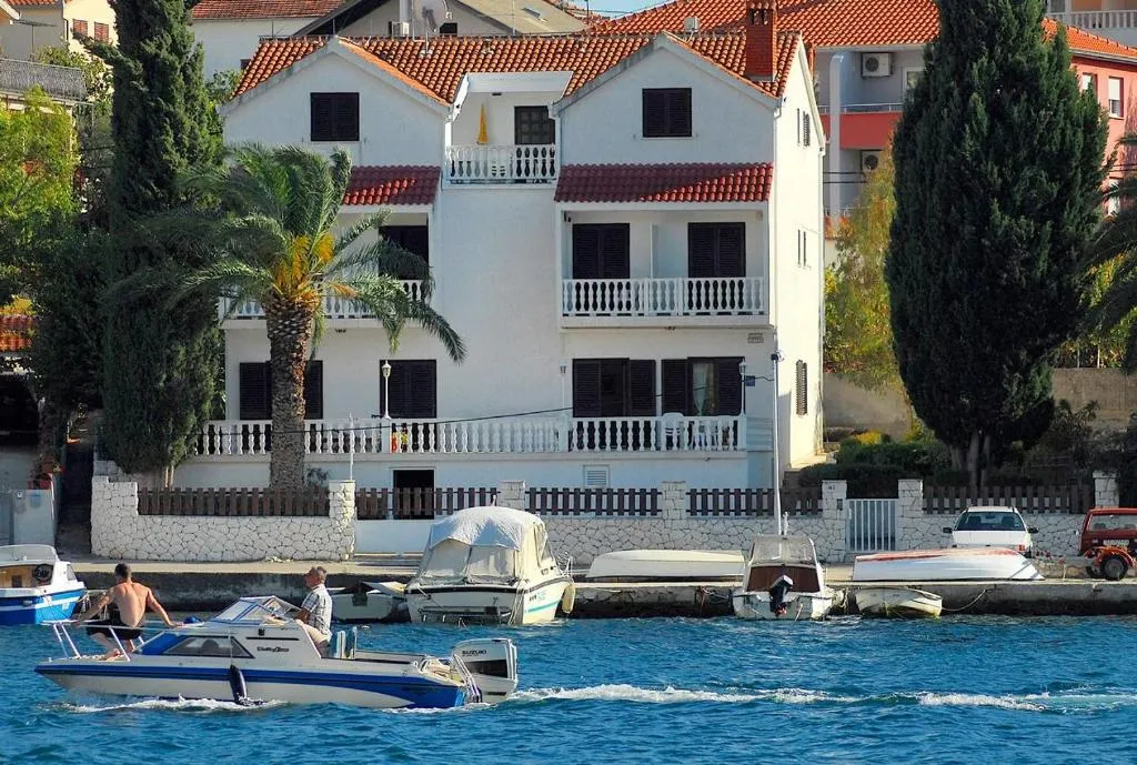 Apartments and rooms by the sea Seget Vranjica, Trogir - 5160, Centola, Croatia