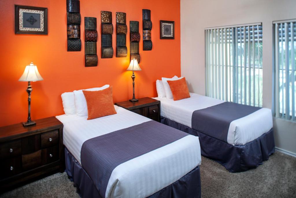 Postel nebo postele na pokoji v ubytování Luxury Condos by Meridian CondoResorts- Scottsdale