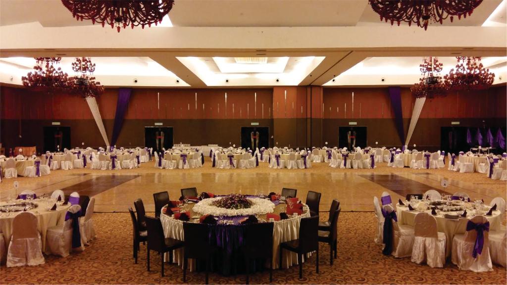 Restaurace v ubytování The Klagan Regency 1Borneo