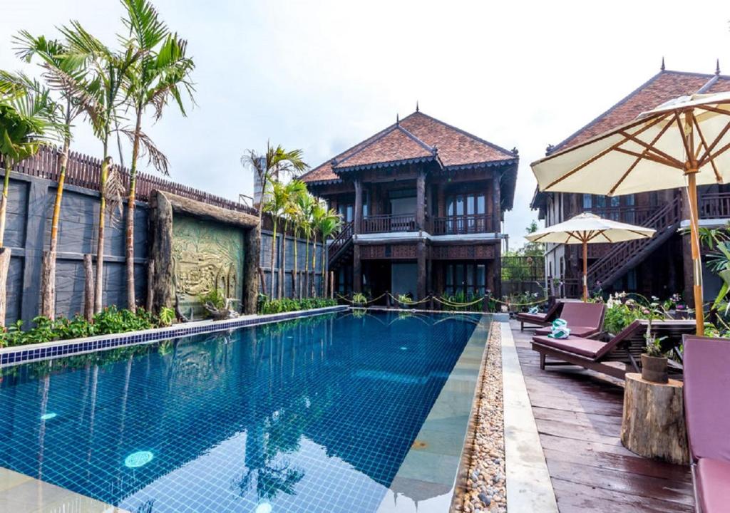 Bazén v ubytování Khmer Paradise Villa nebo v jeho okolí