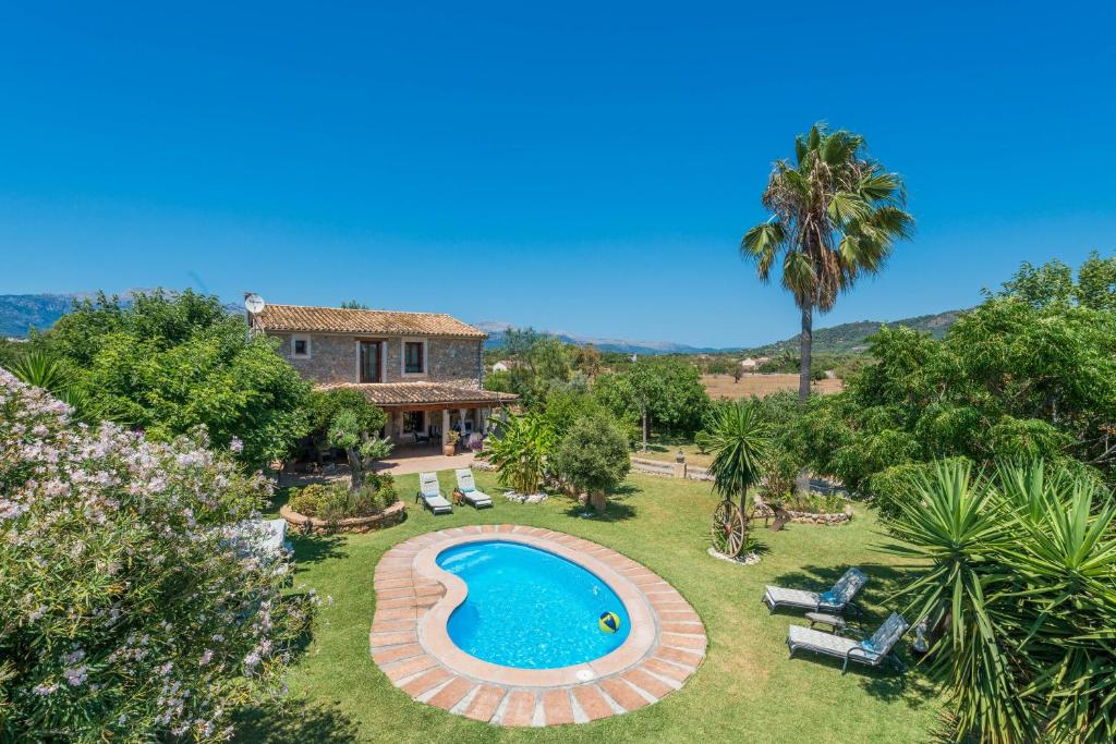 The swimming pool at or close to Finca Can Diego