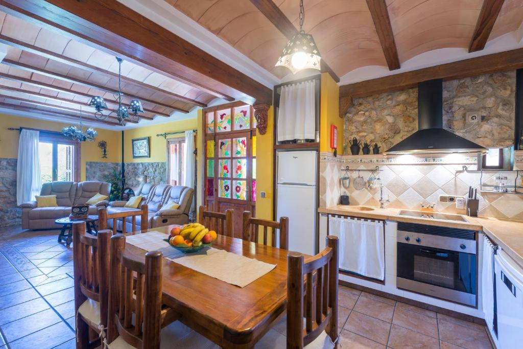 A kitchen or kitchenette at Finca Can Diego